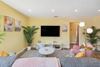 Spacious Oasis w/Pool Retreat - Concord - 5
