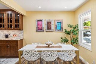 Spacious Oasis w/Pool Retreat - Concord - 9
