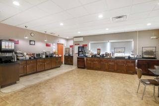 Best Western Plus Brunswick Inn & Suites - Brunswick - 6