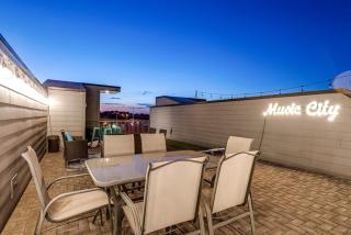 Game Room and Skydeck - Book Today - Nashville - 4