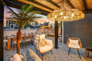 The Green Haus: Luxxe Cabana Rooftop Retreat - 0