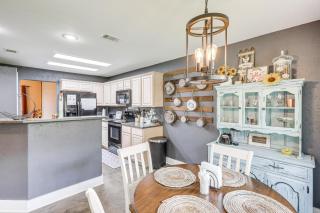5 Mi to Belton Lake Peaceful Home with Hot Tub - 3
