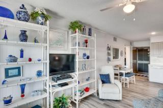 Atlantic Beach Condo with Balcony and Beach Access! - Atlantic Beach - 5