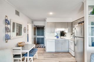 Atlantic Beach Condo with Balcony and Beach Access! - Atlantic Beach - 3