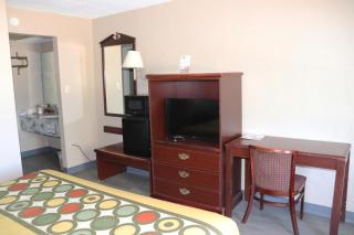 Super 8 by Wyndham Clarksville East - Clarksville - 1