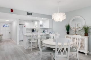 Gorgeous Top Floor Beach Condo at Breakers West - Sanibel - 6