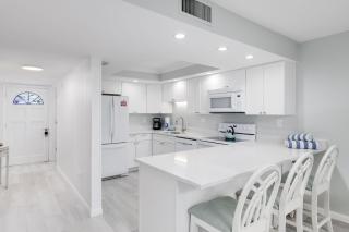 Gorgeous Top Floor Beach Condo at Breakers West - Sanibel - 5