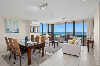 Pacific Towers Beach Resort - 4