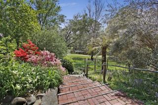 Warrina - Overlooks Ovens River and five minute walk into town - Bright - 0