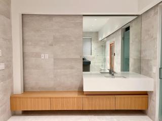 Cozy Bedroom with Private Bathroom in Vancouver West - Vancouver - 7