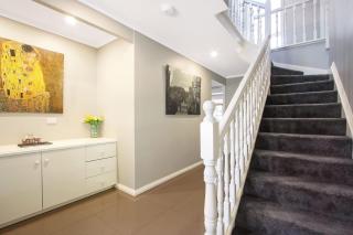 Tudor House - Large Family Home with shared pool - Bright - 2