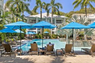 Fig Oasis—Poolside Resort Living at The Beach Club - Palm Cove - 3