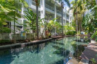 Fig Oasis—Poolside Resort Living at The Beach Club - Palm Cove - 5