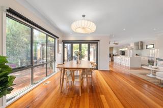 Luxurious 3-Bed Home with Outdoor Spa by Beach - Tootgarook - 8