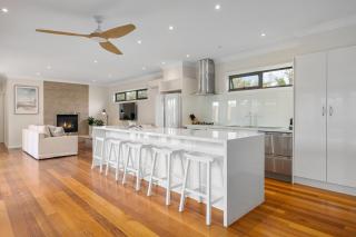 Luxurious 3-Bed Home with Outdoor Spa by Beach - Tootgarook - 7