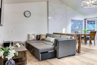 Tranquil Riverfront Retreat - Washougal - 3