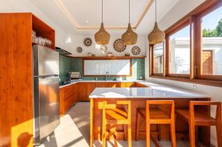 Bright Modern Villa in Perfect Walkable Location - Sanur - 6