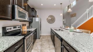 Last Minute Disney Getaway! Private Pool, Hot Tub & Games Room. Book Now! #15098 - Kissimmee - 4