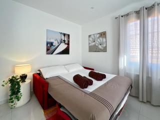 Tivoli 3 - Renovated 2 bedrooms appartment, Nice terrace, Monaco Border, 5mn from Casino Monte Carlo - Beausoleil - 1