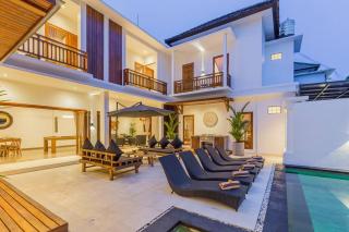 Villa Lima - 5 bdrs, BBQ, Living room with Ac and private pool - Seminyak - 1