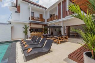 Villa Lima - 5 bdrs, BBQ, Living room with Ac and private pool - Seminyak - 2