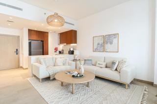 HiGuests - Luxurious Boho Beach 2BR Apartment in La Mer - Dubai - 3