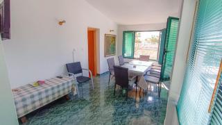 Apartments Ines - 15 meters from the beach - Promajna - 2