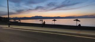 Sun, Sea, and Sand-Only 20 Footsteps to the Beach - Korinthos - 0