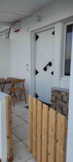 Sun, Sea, and Sand-Only 20 Footsteps to the Beach - Korinthos - 2