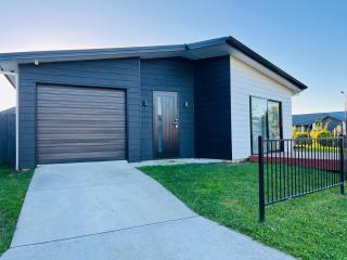 Modern Comfy 3 Bedrooms House in Chartwell - Hamilton - 9