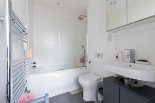 Modern large 2 bed near station - Londra - 1