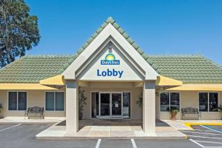Days Inn by Wyndham Port Charlotte Town Center - 9