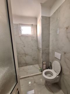 Albania Apartment Cozy & Affordable Stay Near Tirana Center - Tirana - 5