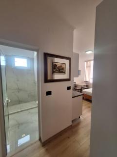 Albania Apartment Cozy & Affordable Stay Near Tirana Center - Tirana - 3