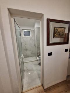 Albania Apartment Cozy & Affordable Stay Near Tirana Center - Tirana - 2