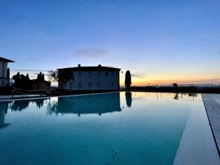 Villa ideale per riunioni familiari nella pace della campagna cortonese - Valiano - 0
