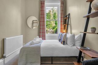 Elegant 3bed-Central Edinburgh -by Holiday Homes - Edinburgh - 5