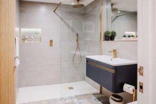 Modern Home in Warwickshire - Stratford-upon-Avon - 3