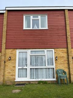 140, Three bed two storey chalet on Bermuda holiday park, Hemsby - Sleeps 6 on a pet free site - entertainment onsite and close by - 4