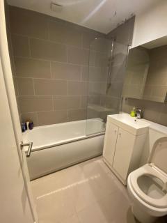 Single Bedroom in Chelsea - 5