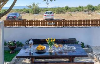 Stunning Home In Pokrovnik - 2