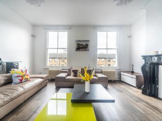 Stylish 3-Bed Duplex Apartment Near Notting Hill - Pass the Keys - 7