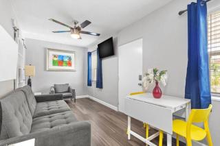 Park Shore Suites of Madeira Beach! Pet Friendly and Steps to the Beach! - #5 - St Pete Beach - 7
