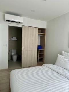SkyPark 2BR Apartment Arina K. - 7