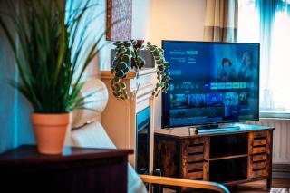 Spacious White House with parking, garden, Wi-Fi - Telford - 7