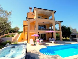 Villa with pool and fenced garden - Rakalj - 9