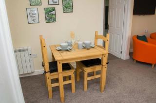Orange Lilly In Stroud With Free Parking - Stroud - 5