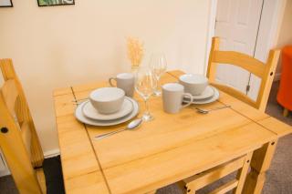 Orange Lilly In Stroud With Free Parking - Stroud - 6