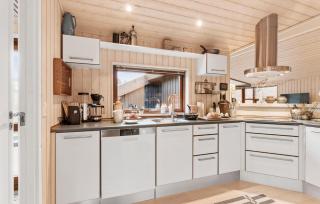Stunning Home In Humble With Sauna - 5