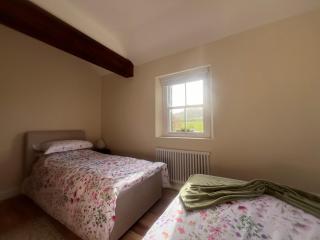 Dunnaglea Cottage, Ballintoy - 2